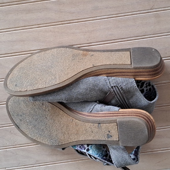 Blowfish Girls Cutout Open Toe Fabric Booties - Picture 4 of 8